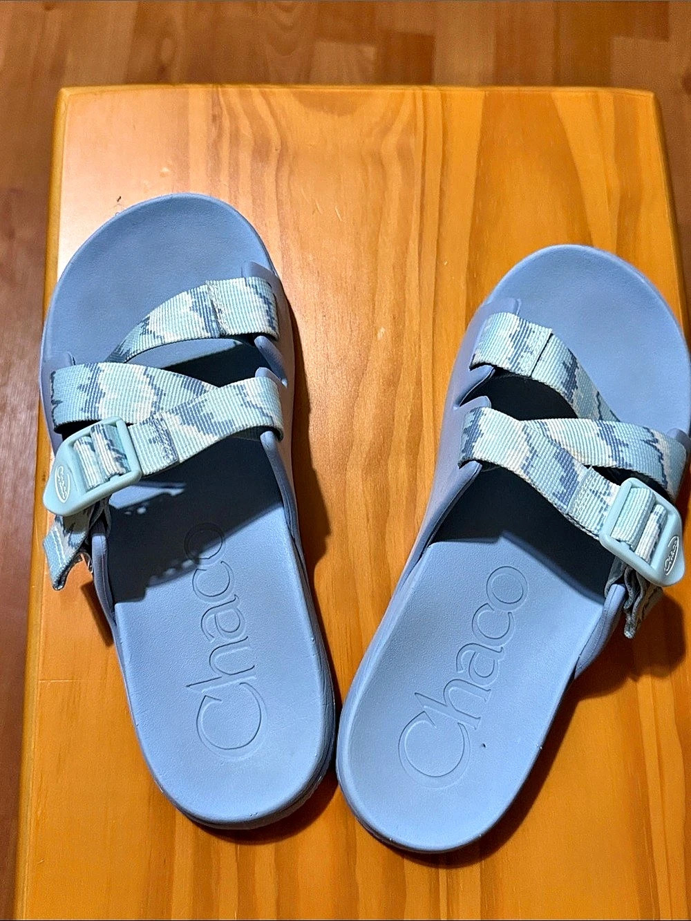 Chaco Chillos Slide Camo Strap Sandals in Blue & White Like New